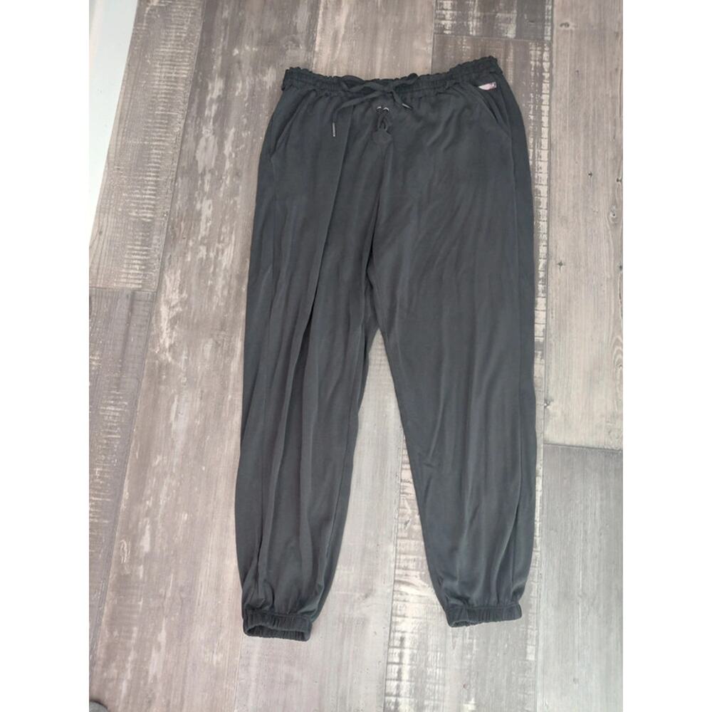 Betsey Johnson Performance Pants size small